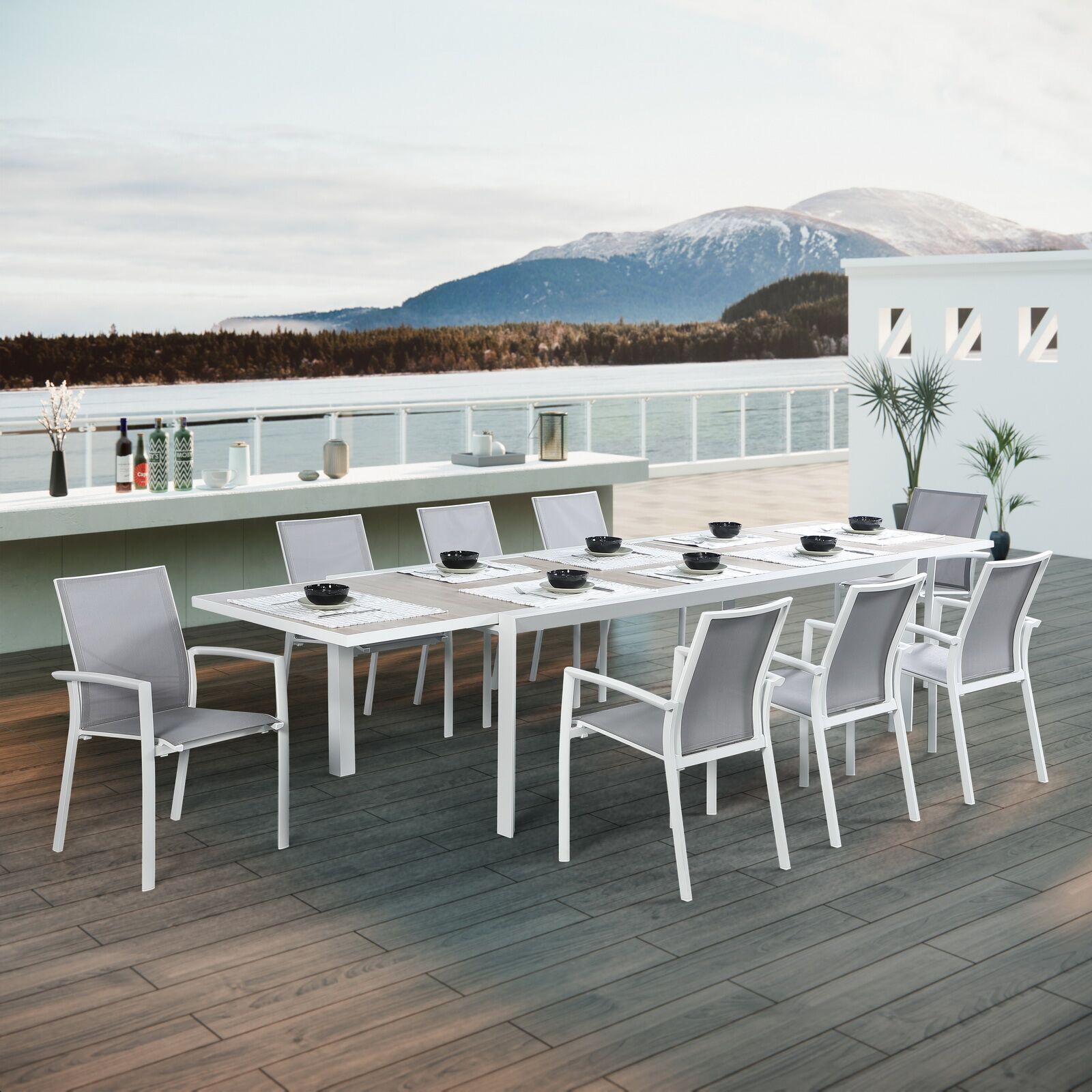 Extendable outdoor dining table set