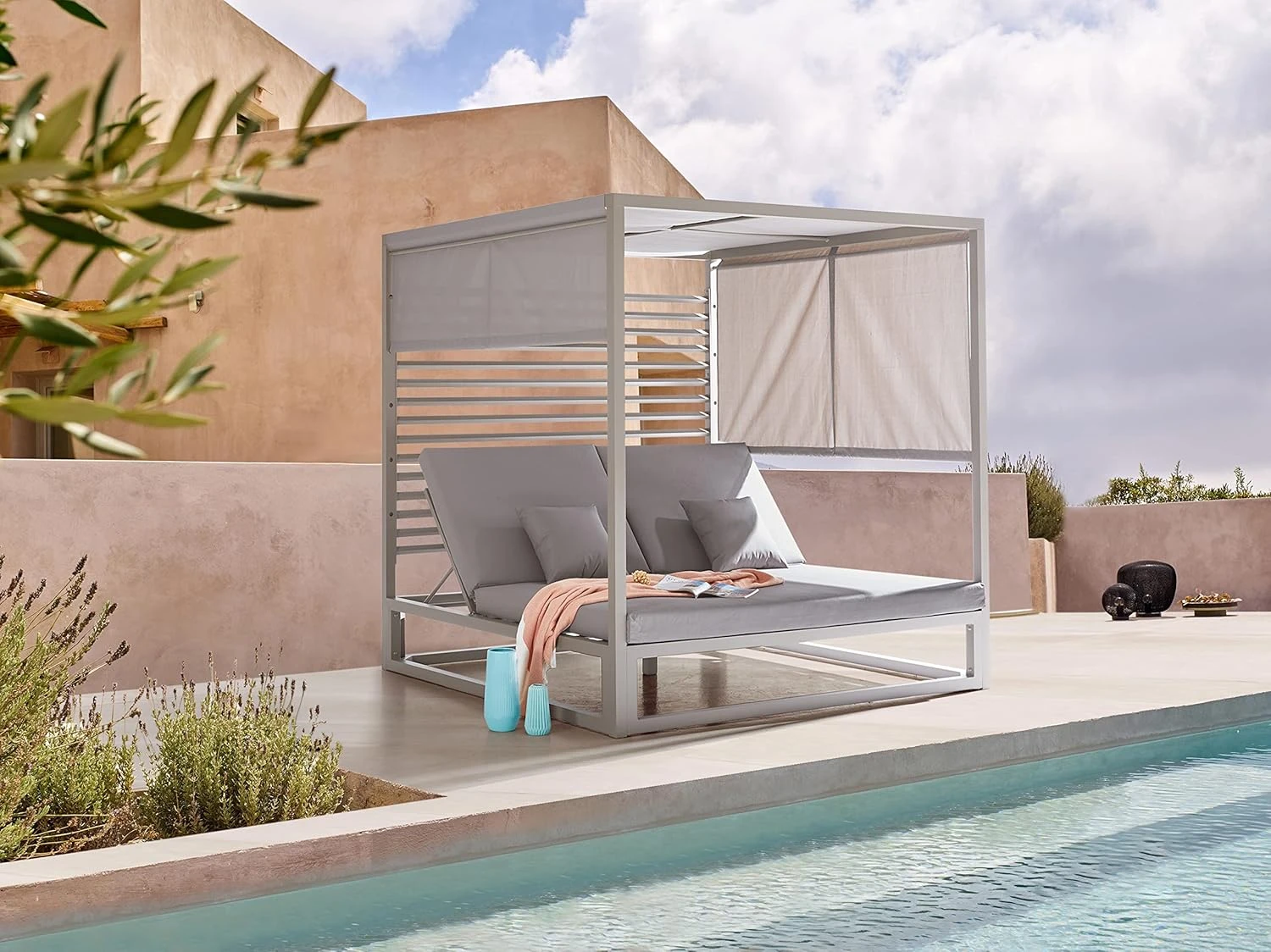outdoor Daybeds with Canopy